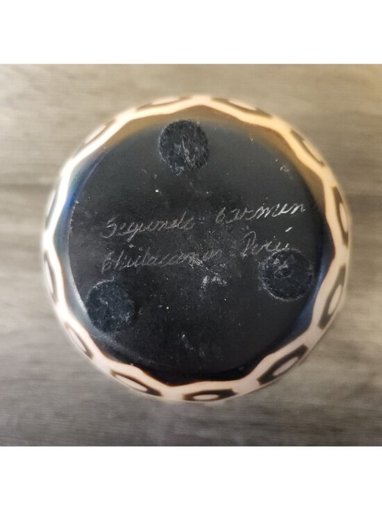 Vintage Peru Chulucanas Handmade Abstract Pottery Vases Signed Valeriano Paz (2) - Picture 9 of 11